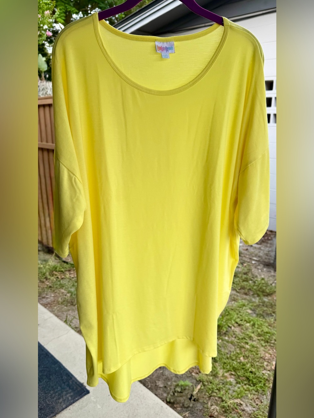 LuLaRoe  “Irma” Top (Retired Style)